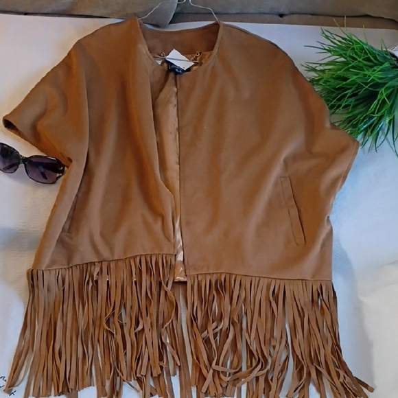 Elegant Tan Fringe Vest  for Women - Picture 5 of 9
